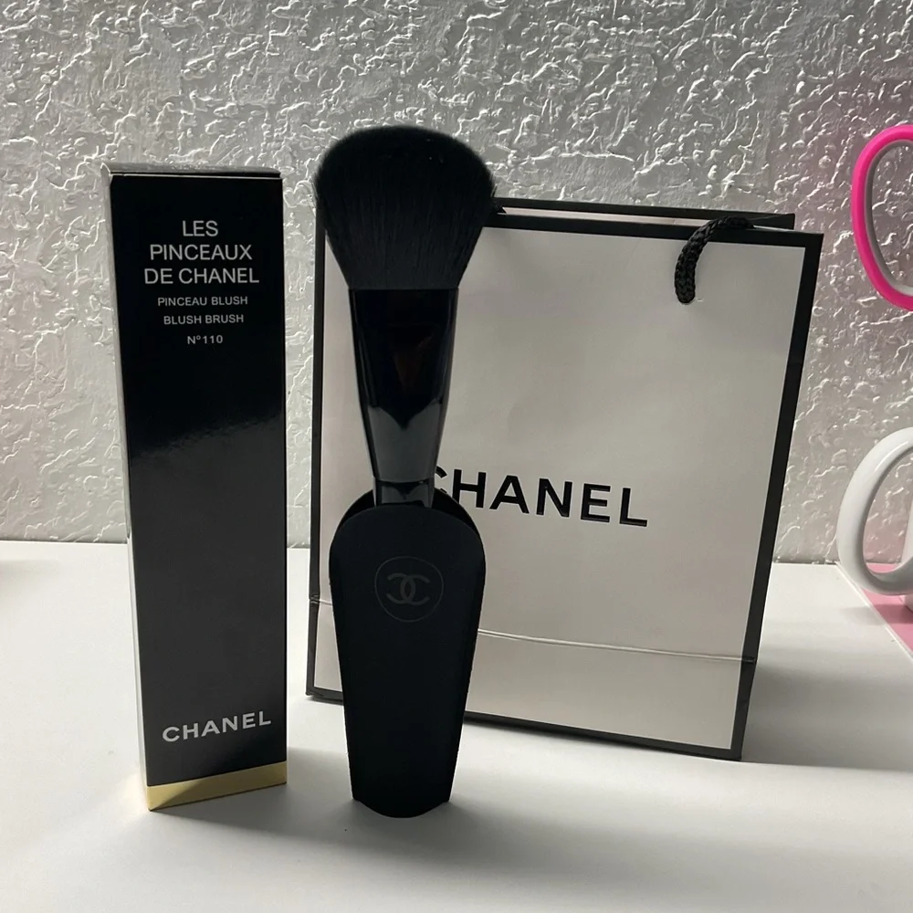 COPY - Chanel Black Makeup Brush